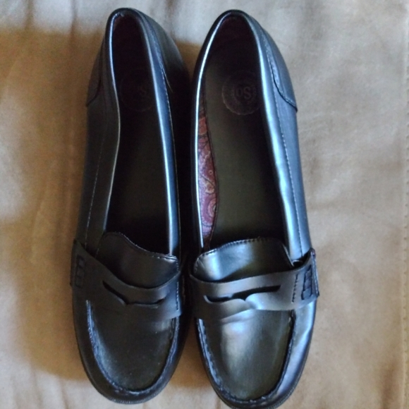 SO Shoes - Price drop! SO black womens loafers. Size 10 SO Shoes - Price drop! SO black womens loafers. Size 10